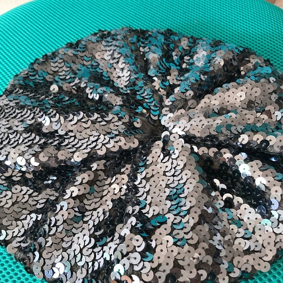 Sequin beret - Picture 4 of 4